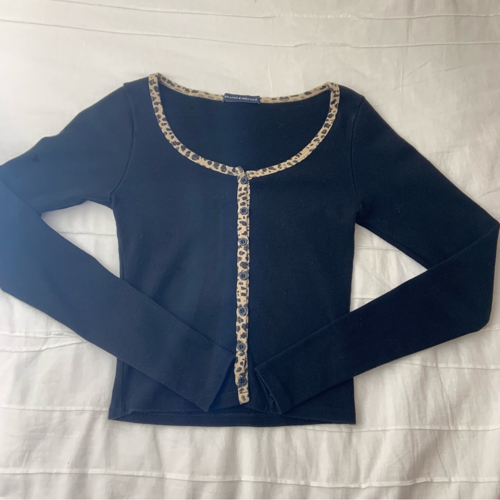 Brandy Melville long sleeve black with cheeta